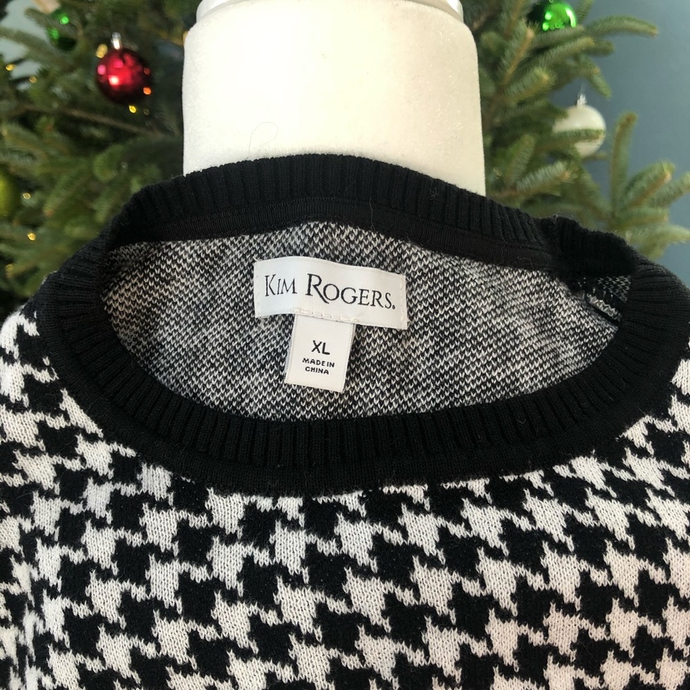 Sweater - Picture 4 of 4
